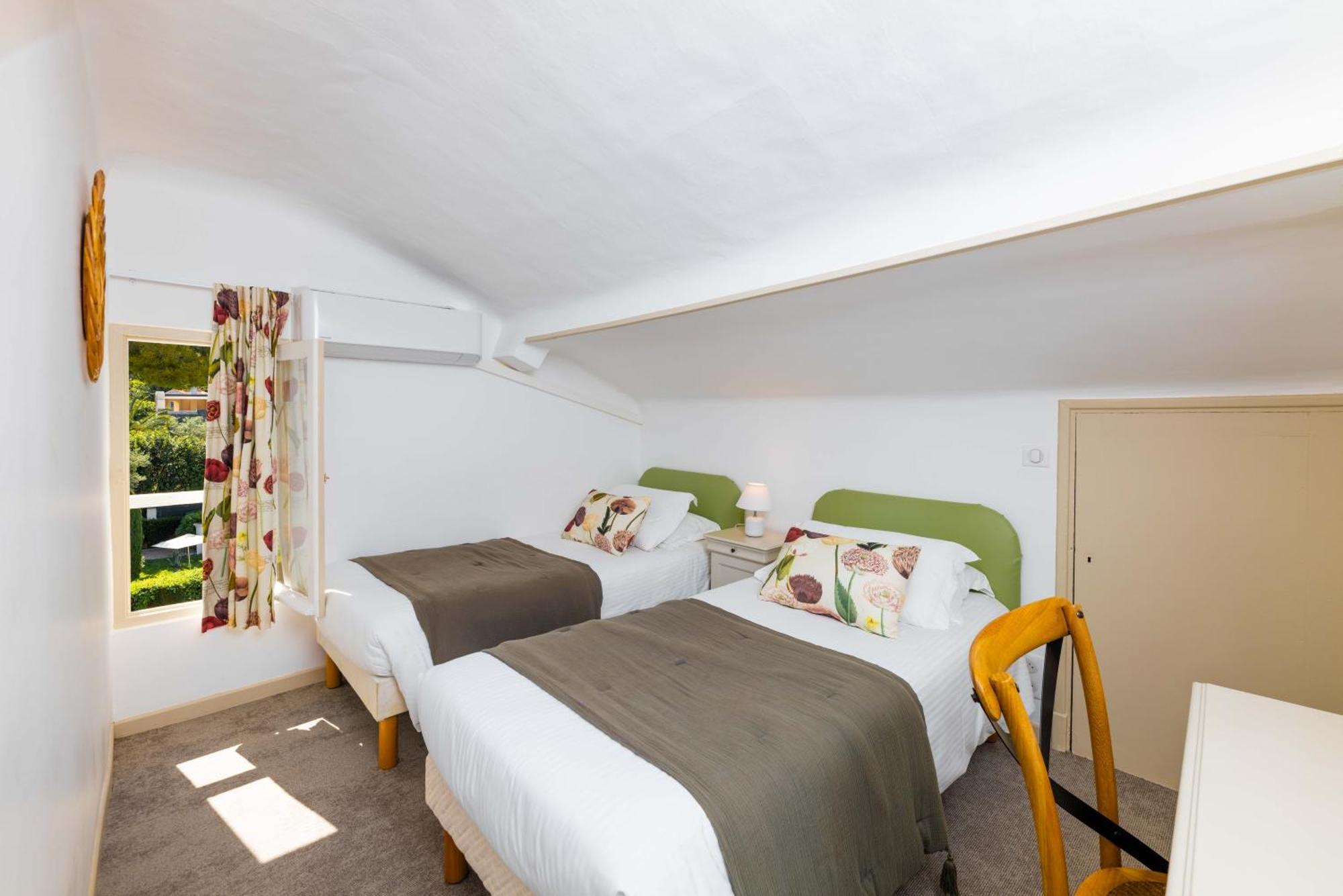 Mas Djoliba Hotel อองทีบส์ ห้อง รูปภาพ