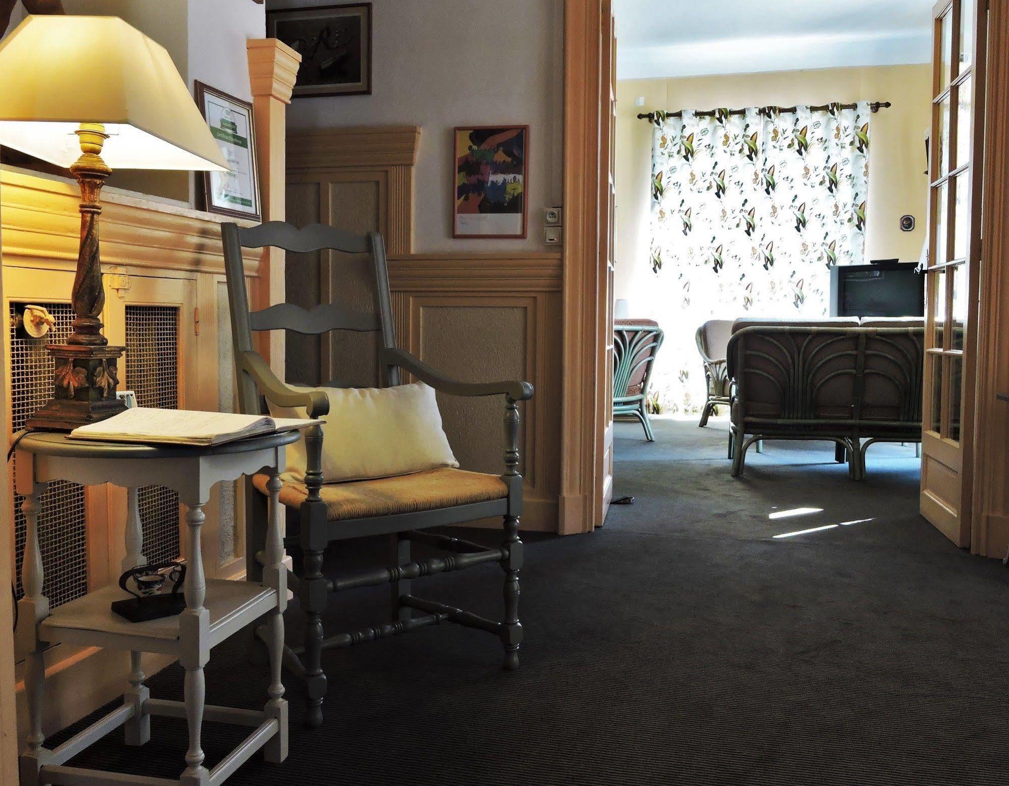 Mas Djoliba Hotel อองทีบส์ ภายนอก รูปภาพ